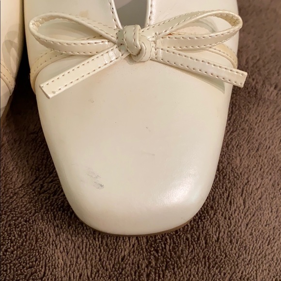 Shoes - Picture 2 of 8